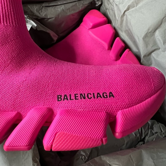 •SOLD• Balenciaga Speed 2 Low Top Sneakers in Neon Pink - Picture 5 of 12